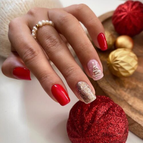 54 Christmas Nails Designs You’ll Want To Try This Season!