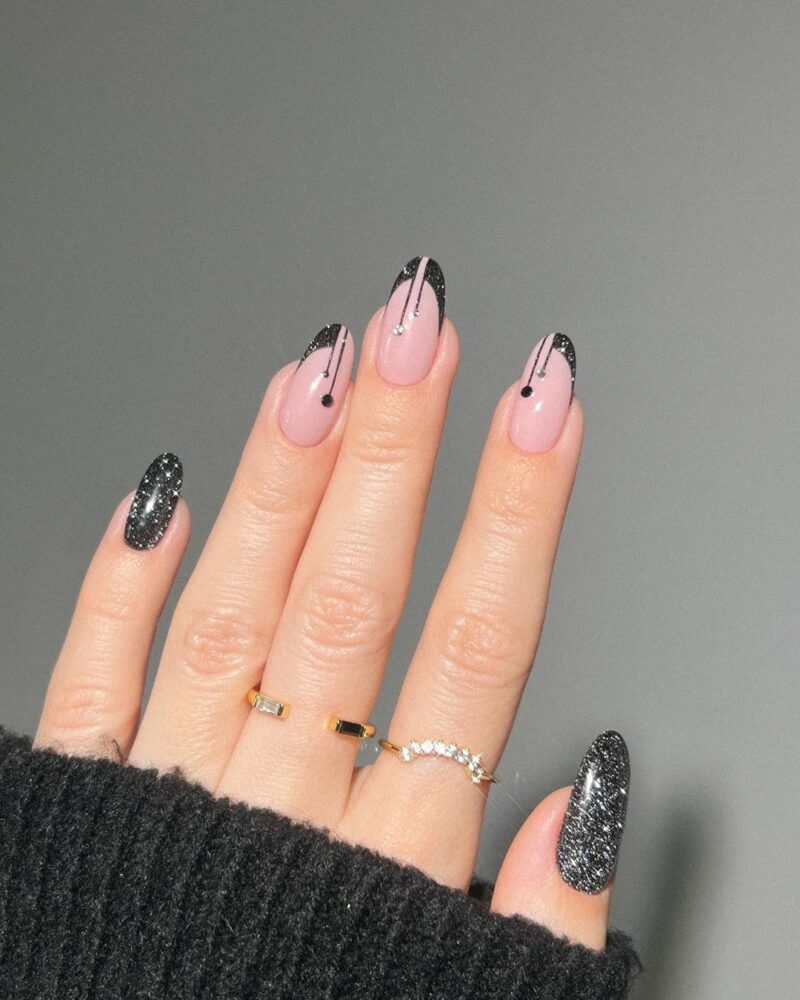 47 STUNNING NEW YEAR S NAILS AND NEW YEAR S NAILS DESIGN 2024 YOU NEED   New Years Nails 10 800x1000 