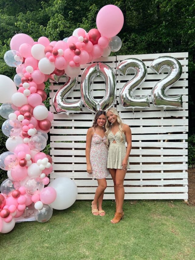 34 EPIC GRADUATION PARTY IDEAS YOU HAVE TO RECREATE - Stylin by Sarita