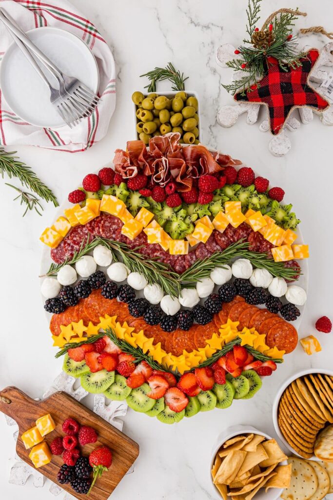 CHRISTMAS CHARCUTERIE BOARD IDEAS