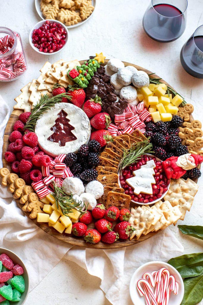 CHRISTMAS CHARCUTERIE BOARD IDEAS