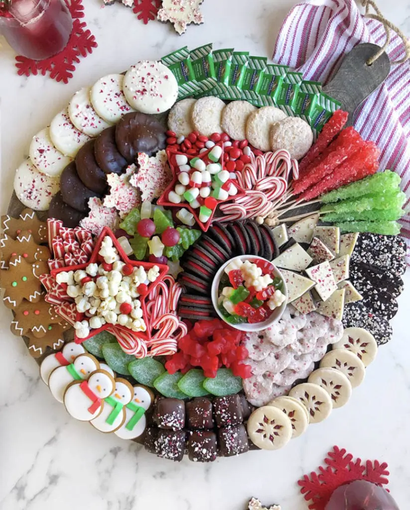 CHRISTMAS CHARCUTERIE BOARD IDEAS