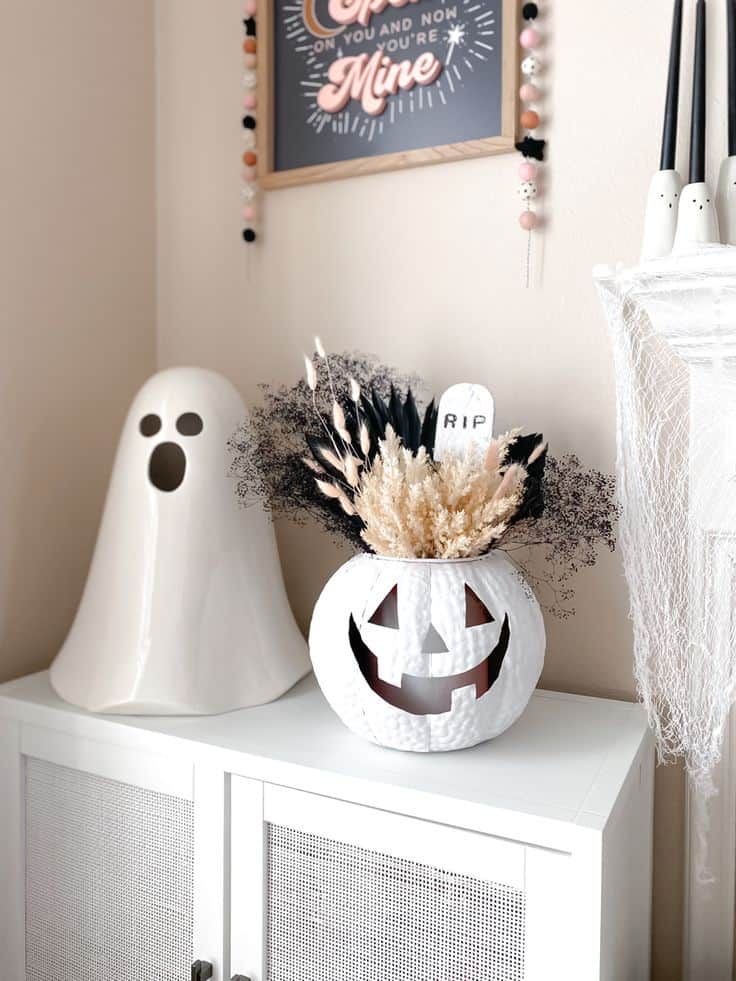 30 INSANELY CUTE DIY HALLOWEEN DECORATING IDEAS