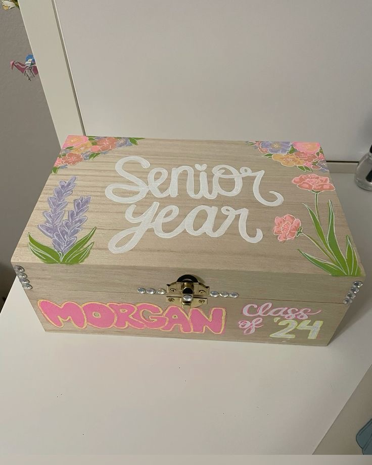 THIS POST SHOWED YOU THE BEST SENIOR BOX IDEAS