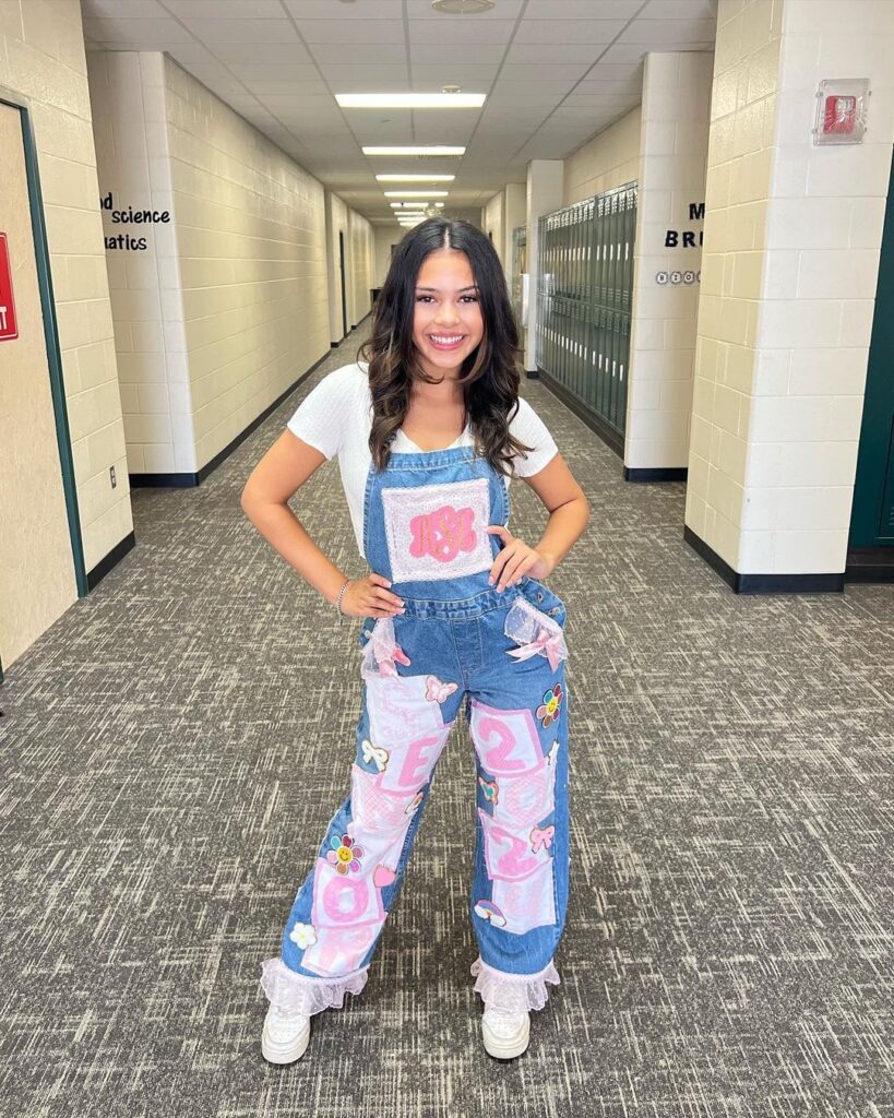 26 CUTE AND CREATIVE SENIOR OVERALLS IDEAS TO DIY