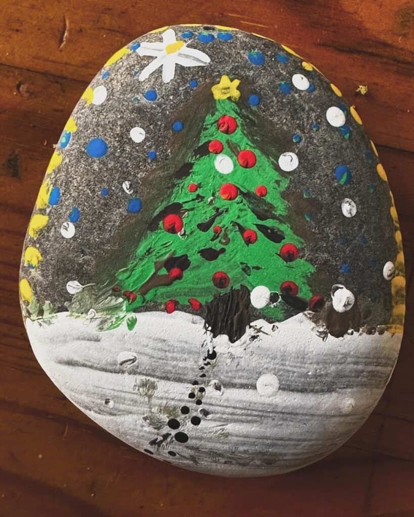 CHRISTMAS ROCK PAINTING IDEAS