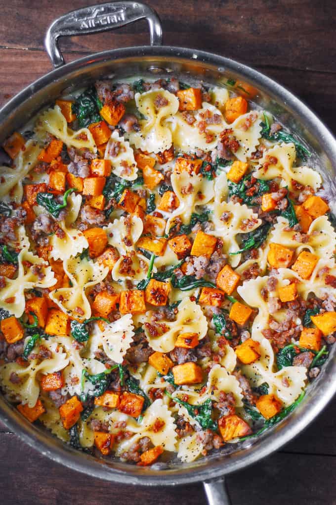 Warm up during those cold autumn nights with these 32 delicious fall dinner ideas. From chicken recipes, pasta recipes, steaming hot soups, and lots of recipes with pumpkin and butternut squash, you'll definitely find at least one fall meal ideas you love!