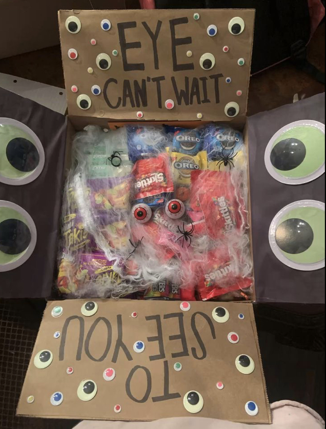 32 OF THE CUTEST HALLOWEEN CARE PACKAGES