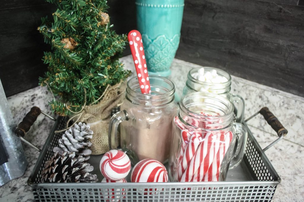 31 ADORABLE CHRISTMAS HOT COCOA BAR IDEAS