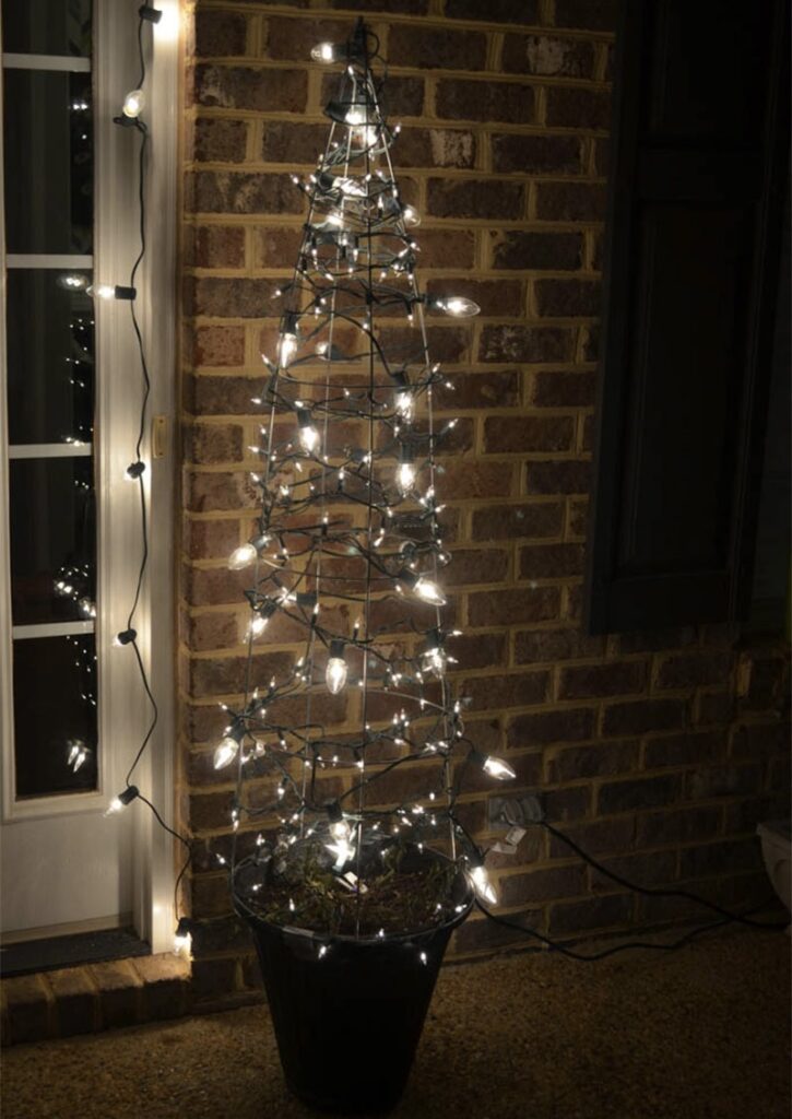 outdoor DIY Christmas light ideas