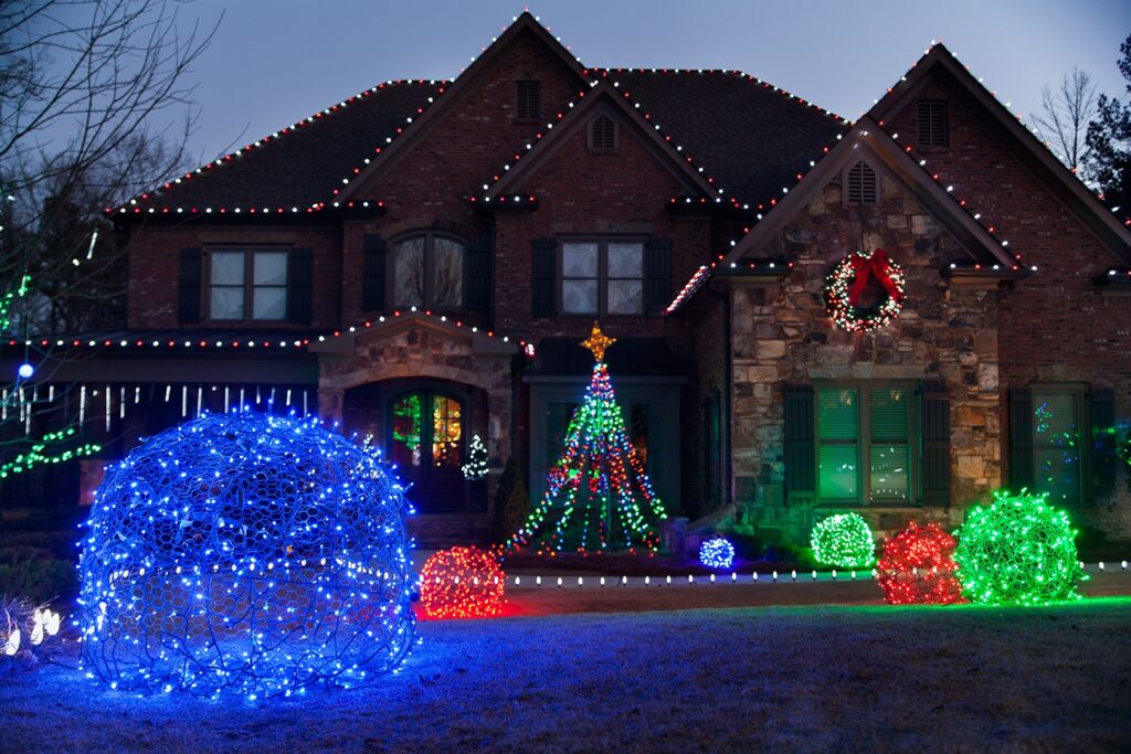 outdoor DIY Christmas light ideas