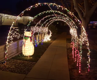 outdoor DIY Christmas light ideas