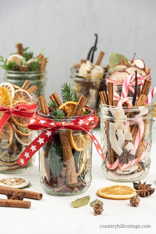 34 DIY CHRISTMAS GIFT IDEAS FOR FRIENDS AND FAMILY