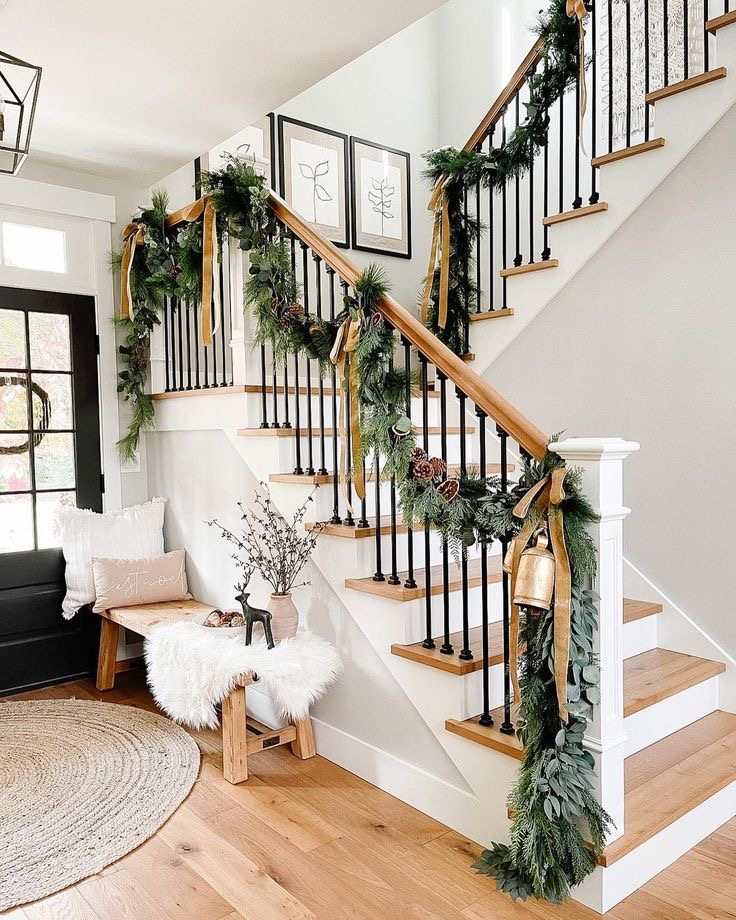 Christmas staircase decor