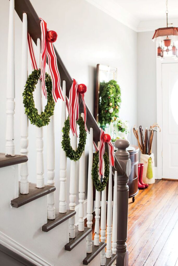 Christmas staircase decor