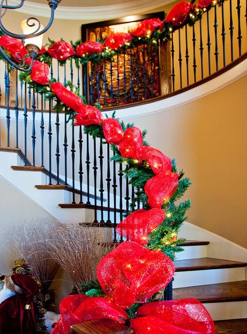 Christmas staircase decor