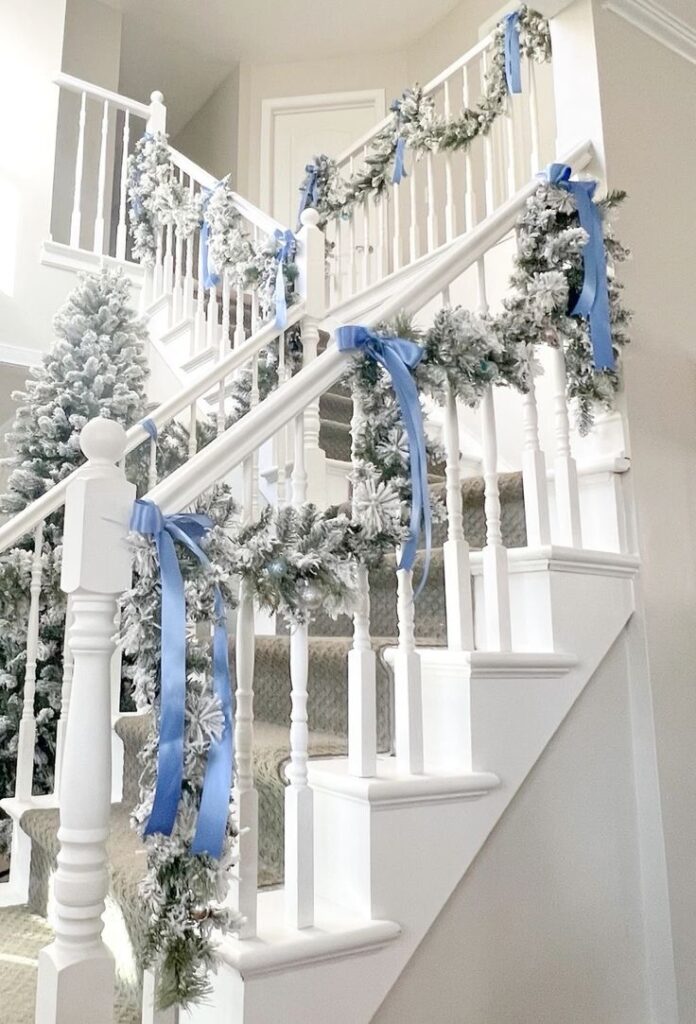 Christmas staircase decor