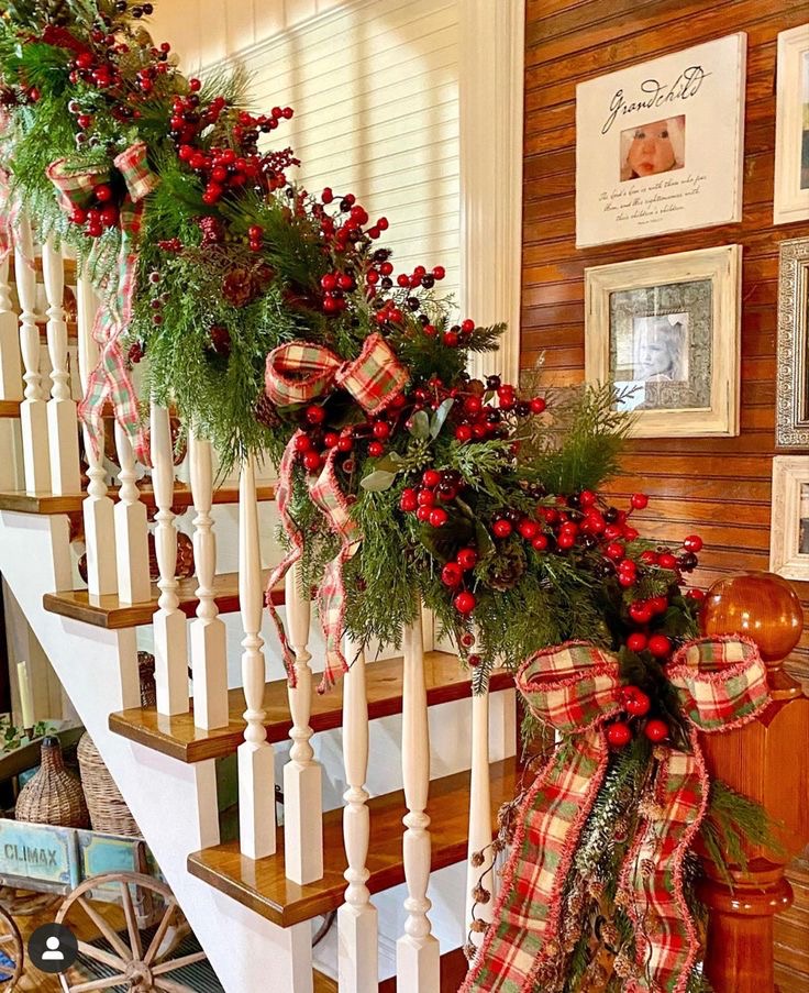 Christmas staircase decor