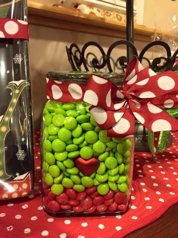 DIY GRINCH CENTERPIECE IDEAS