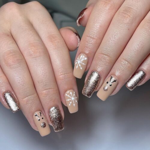 47 IRRESISTIBLE CHRISTMAS NAILS YOU’LL WANT TO COPY