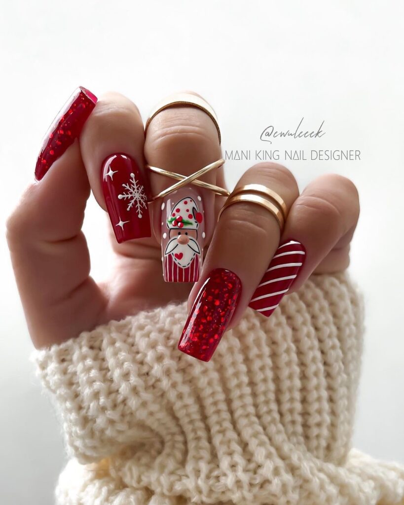 RED CHRISTMAS NAILS