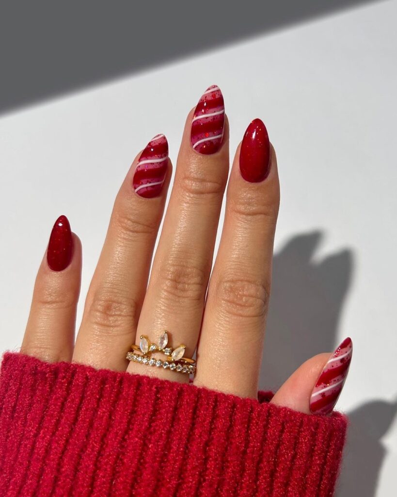 RED CHRISTMAS NAILS