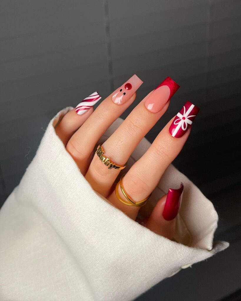 RED CHRISTMAS NAILS