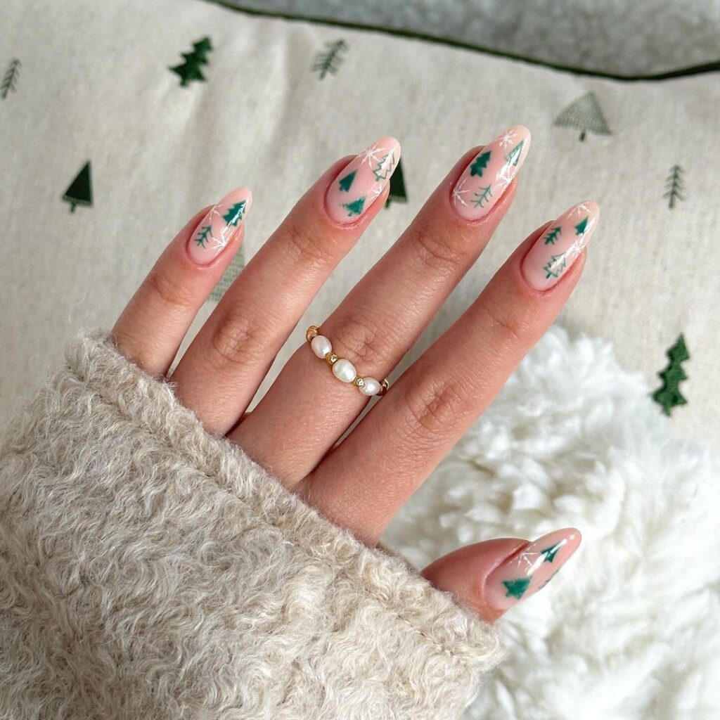 SHORT CHRISTMAS NAILS