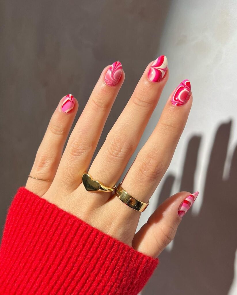 short Valentines nails