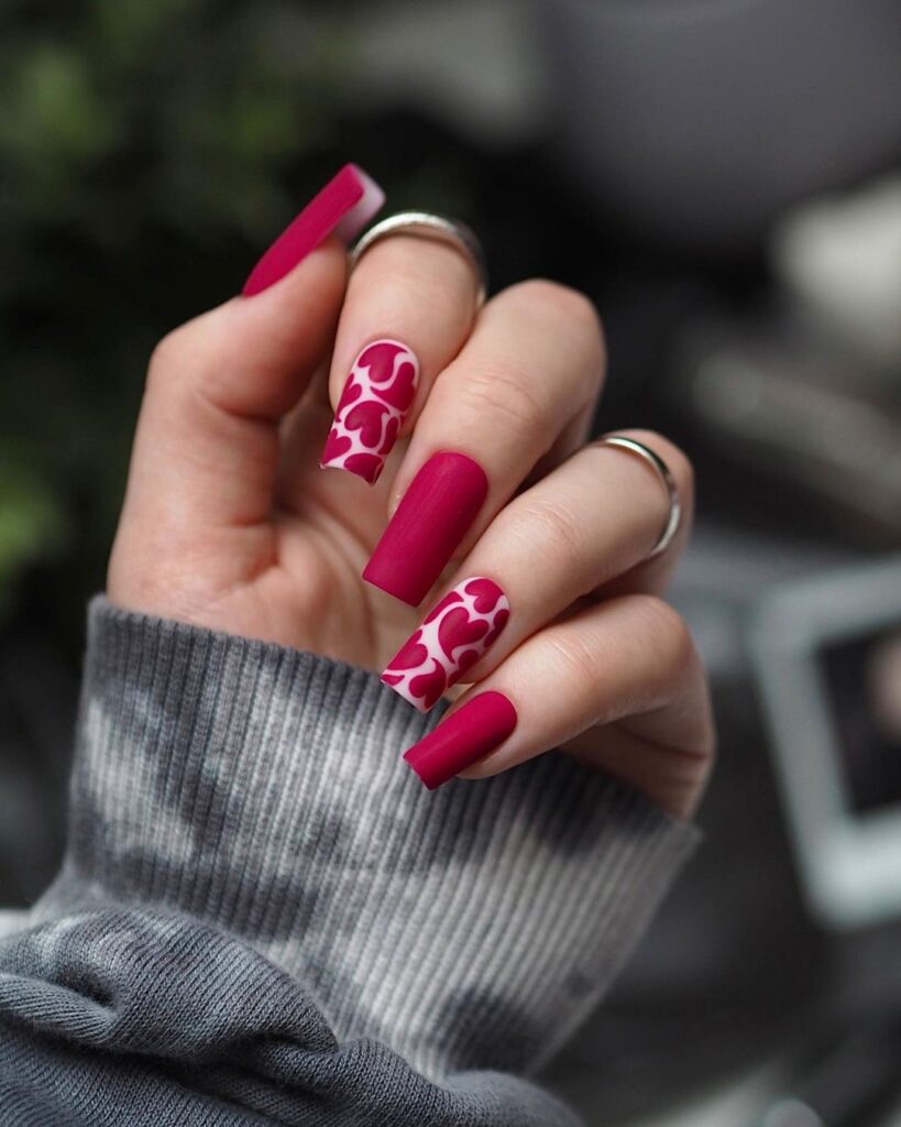 short Valentines nails