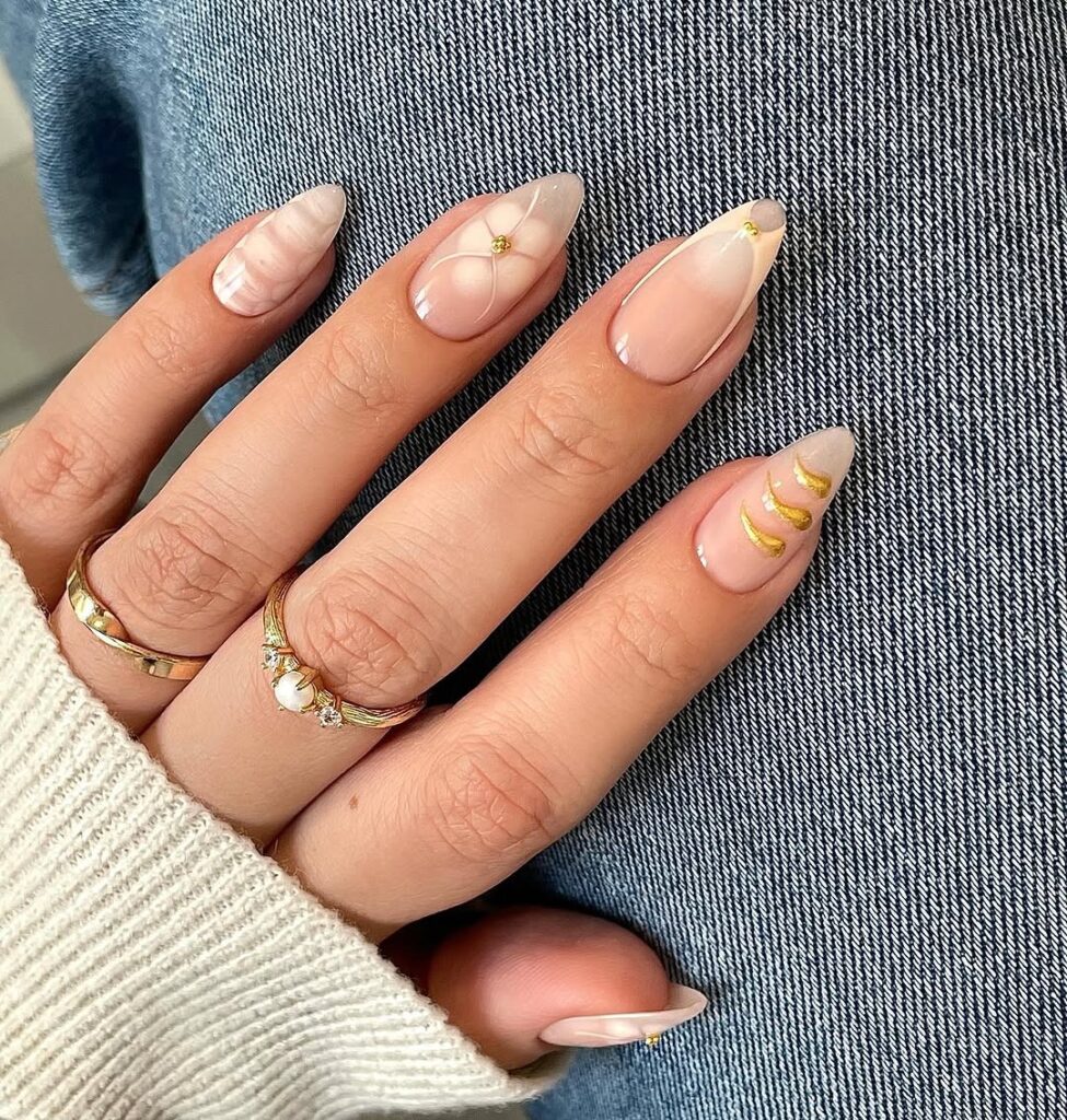 GRADUATION NAIL IDEAS