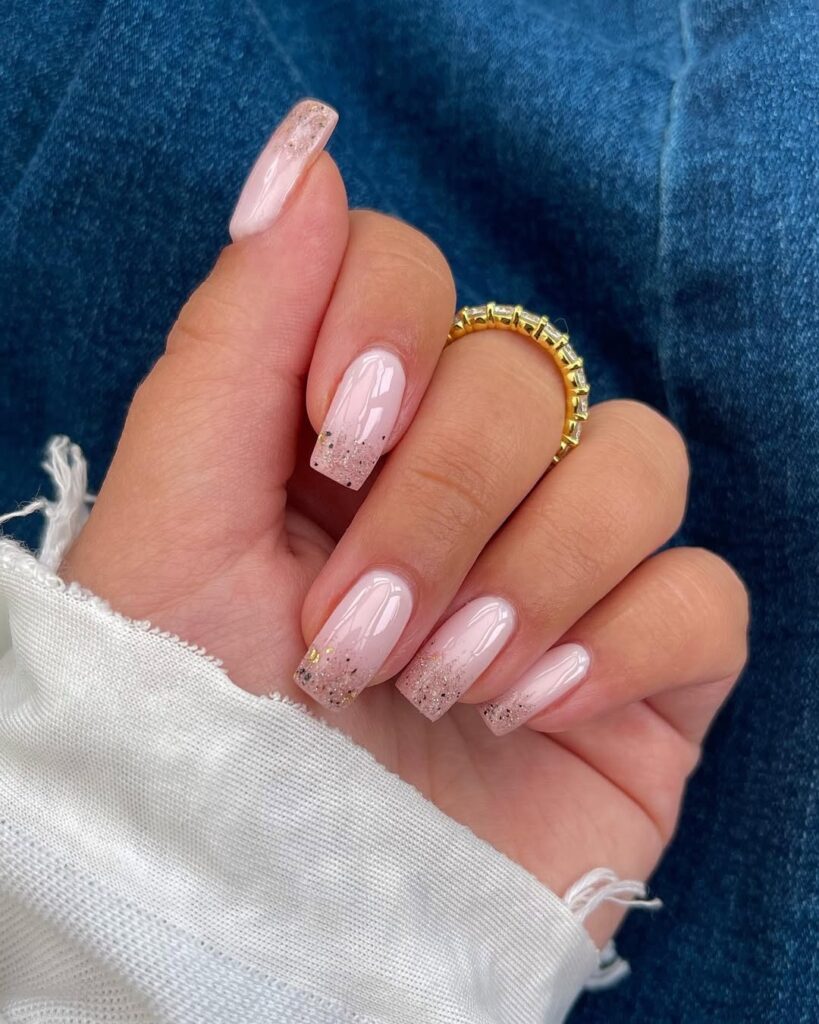 GRADUATION NAIL IDEAS