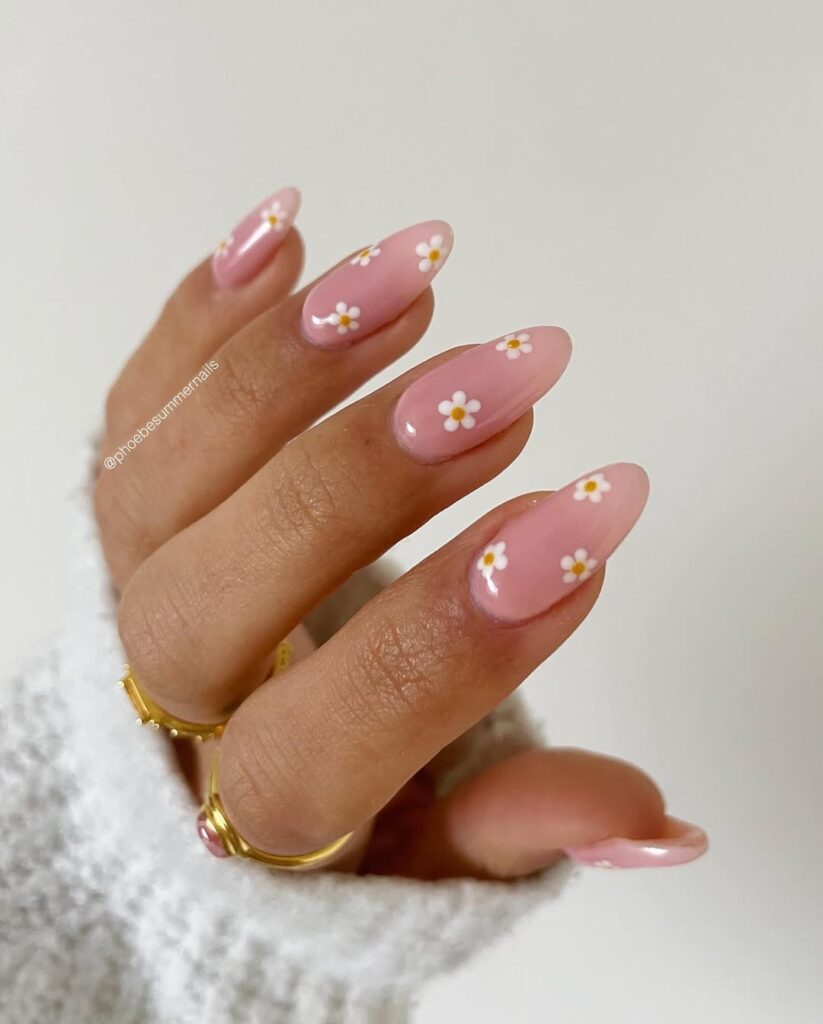 GRADUATION NAIL IDEAS