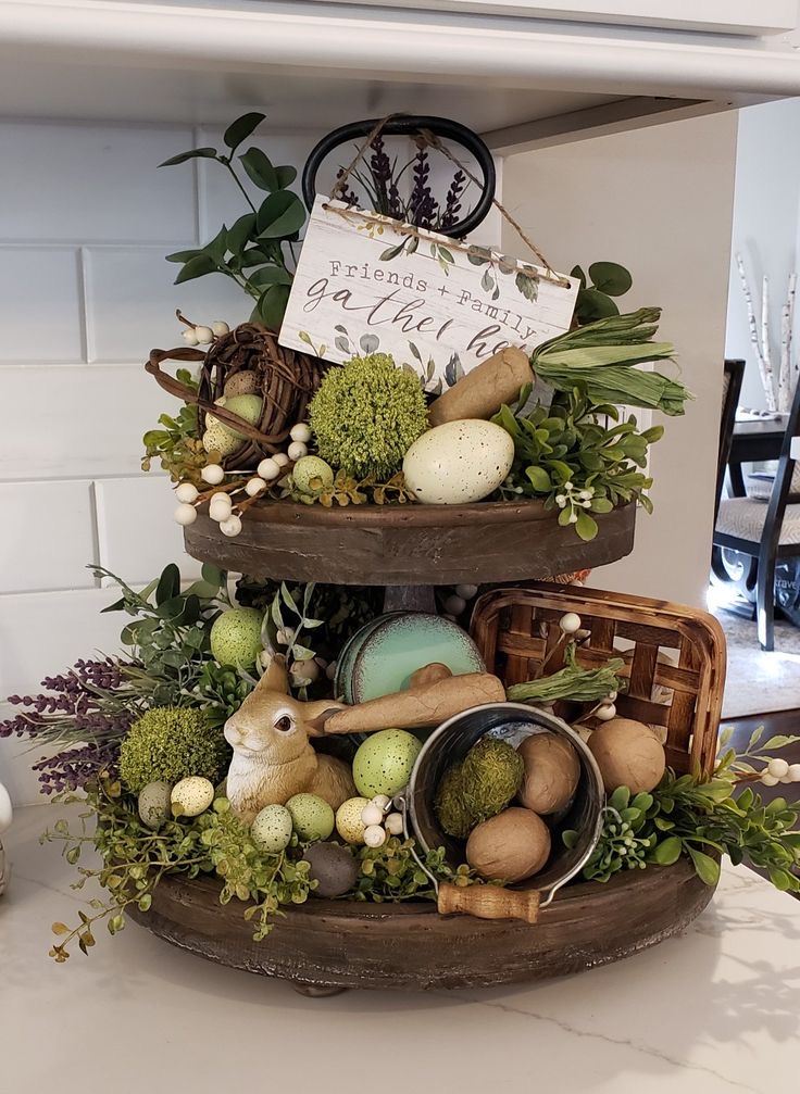 EASTER TIERED TRAY DECOR IDEAS