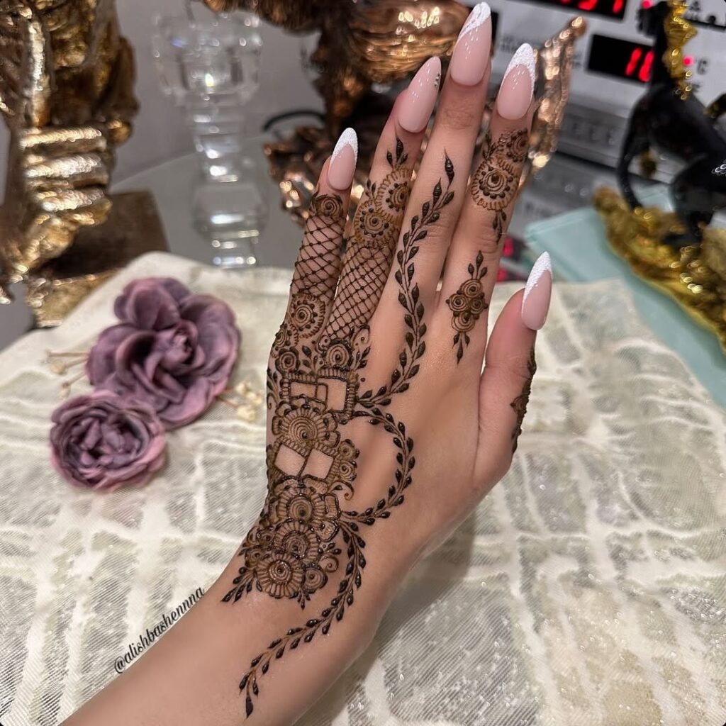 TRENDY MEHNDI DESIGNS