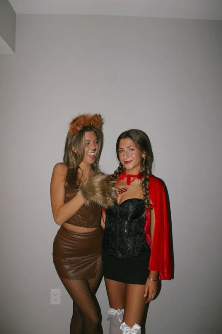 37 INSANELY CUTE DUO HALLOWEEN COSTUMES TO COPY - Stylin by Sarita