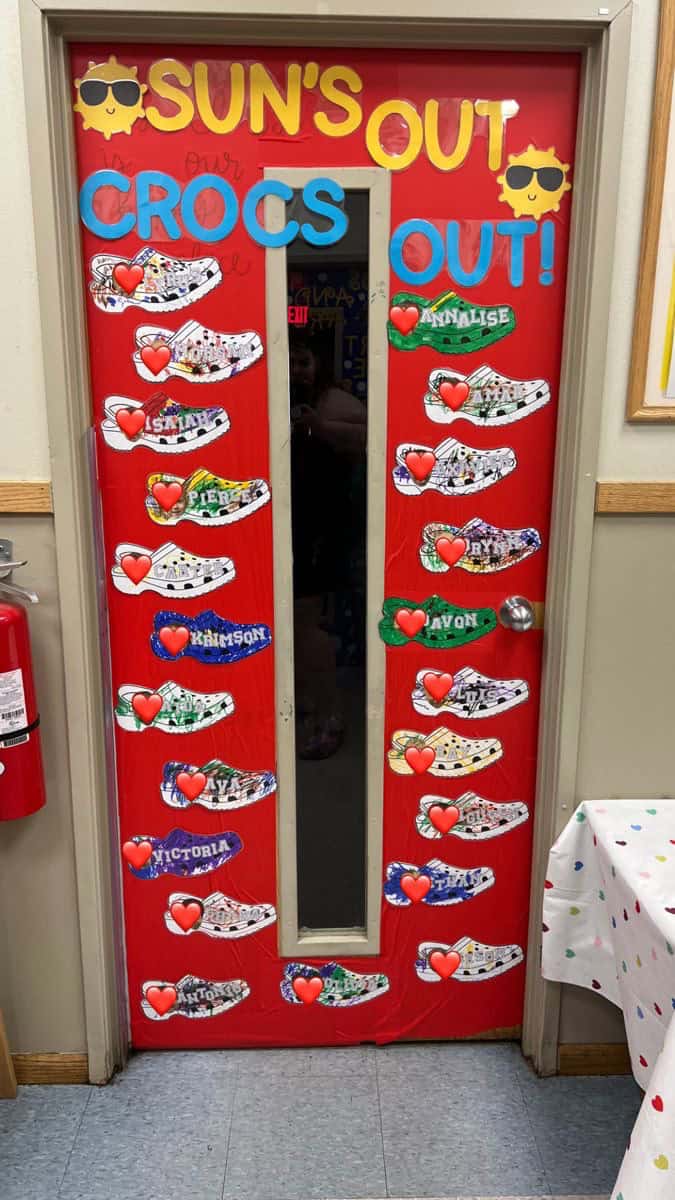 41 BEST CLASSROOM DOOR IDEAS FOR BACK TO SCHOOL - Stylin by Sarita