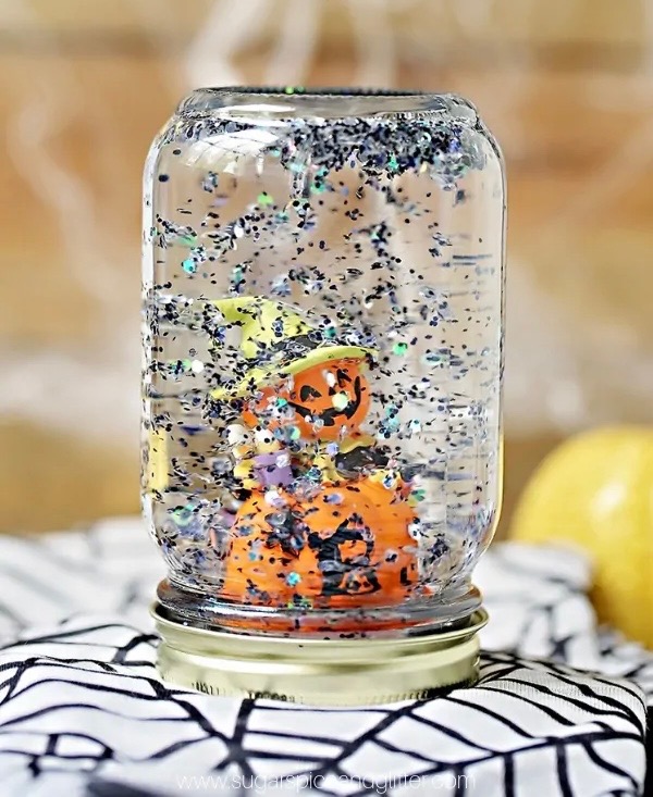 HALLOWEEN CRAFTS FOR KIDS