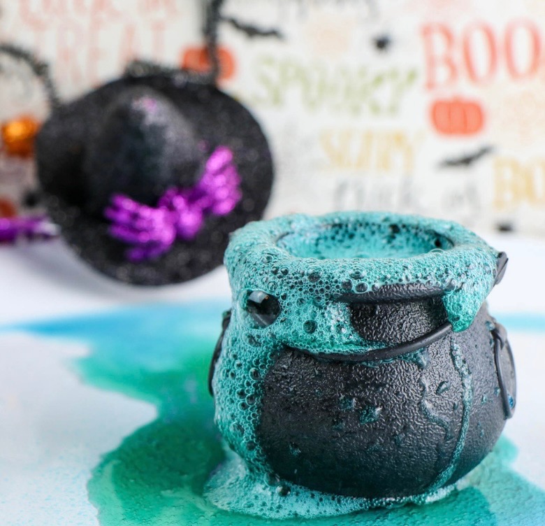 HALLOWEEN CRAFTS FOR KIDS