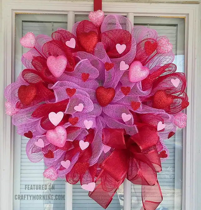 30+ STUNNING DIY VALENTINES DAY WREATH IDEAS - Stylin by Sarita