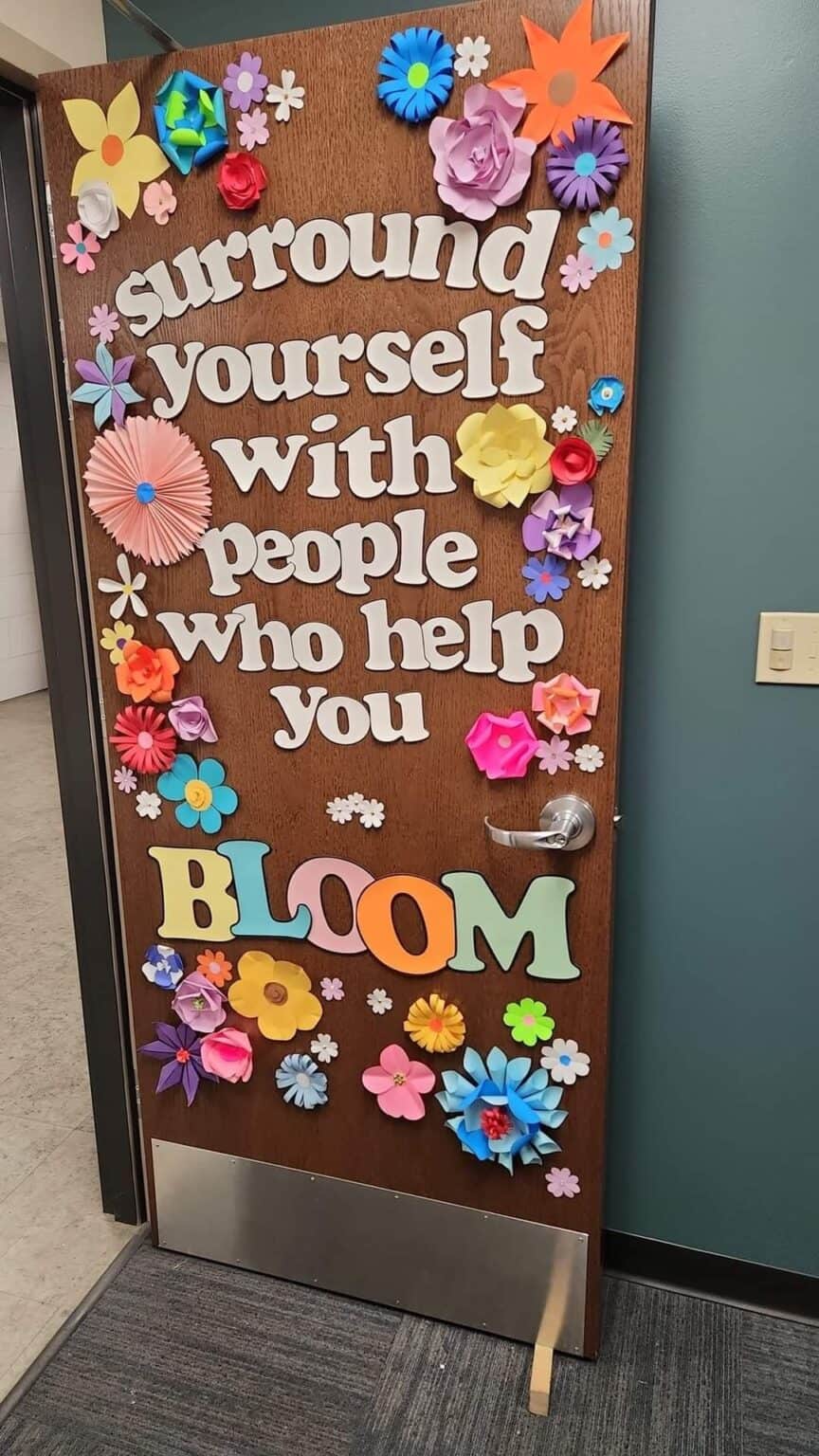 30+ SUPER CUTE BACK TO SCHOOL CLASSROOM DOOR IDEAS - Stylin by Sarita