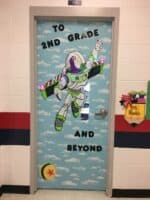 30+ SUPER CUTE BACK TO SCHOOL CLASSROOM DOOR IDEAS - Stylin by Sarita